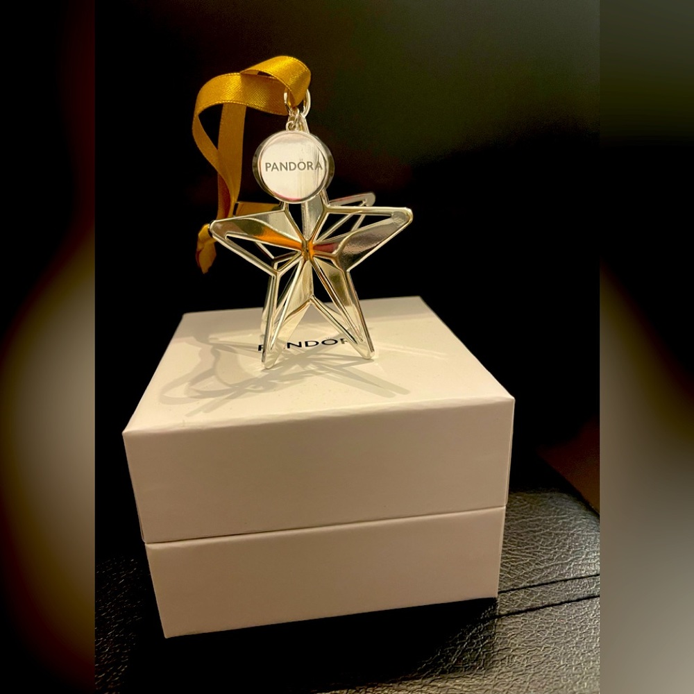 Pandora star Christmas ornament